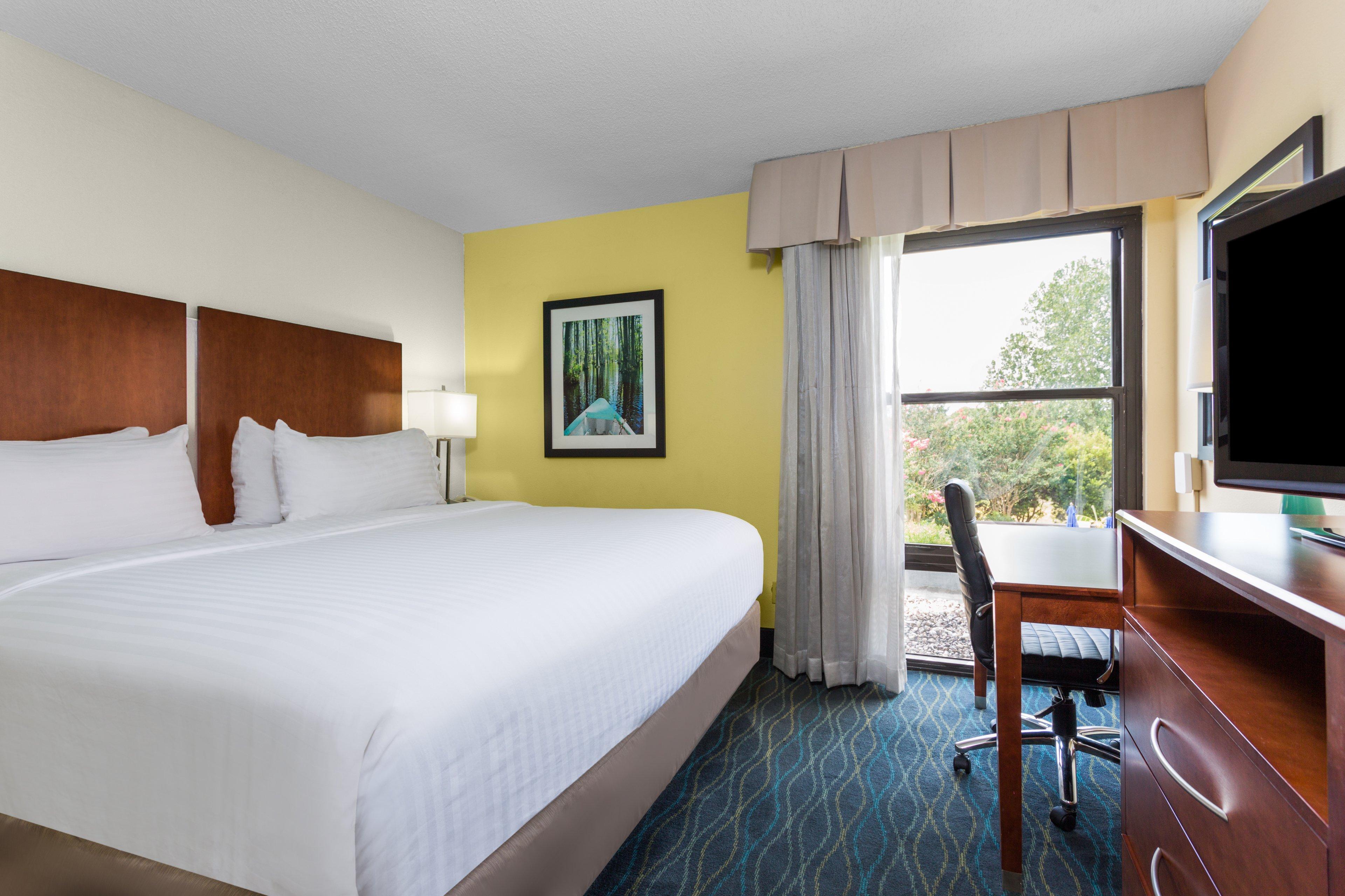 Holiday Inn Express & Suites Wilmington-University Center By Ihg Exterior photo