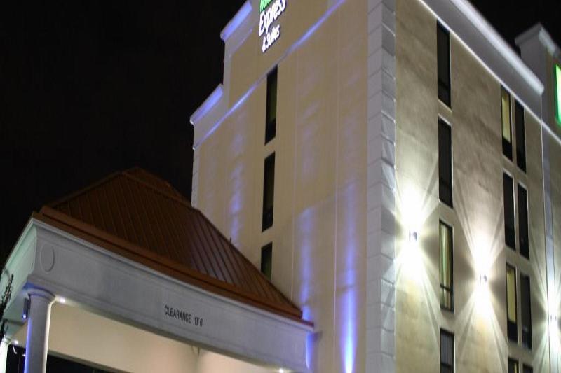 Holiday Inn Express & Suites Wilmington-University Center By Ihg Exterior photo