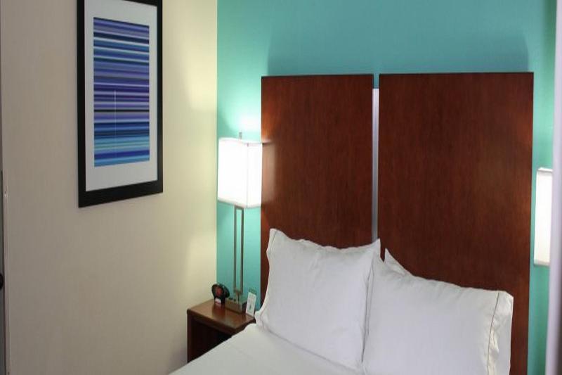 Holiday Inn Express & Suites Wilmington-University Center By Ihg Exterior photo