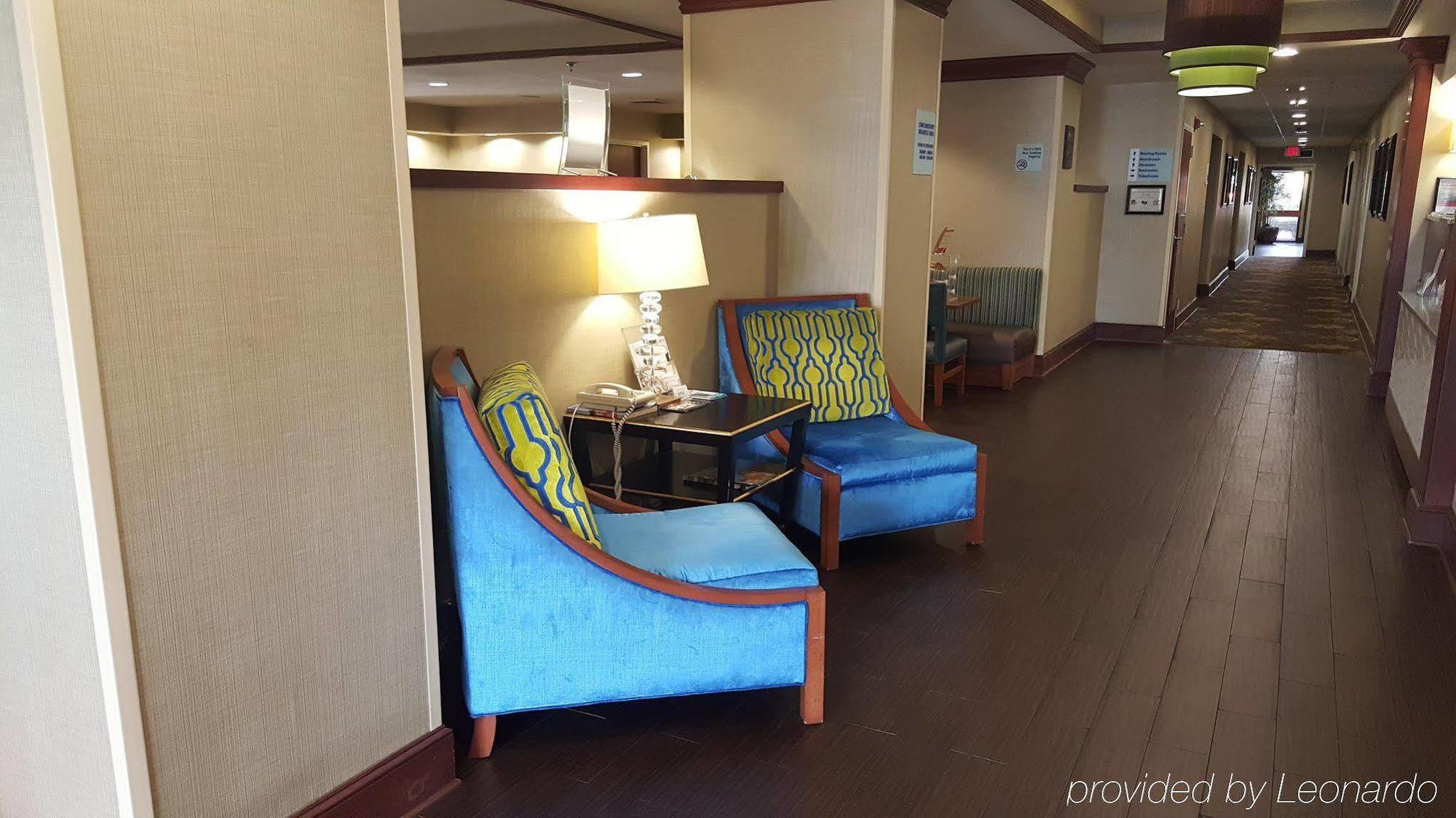 Holiday Inn Express & Suites Wilmington-University Center By Ihg Exterior photo