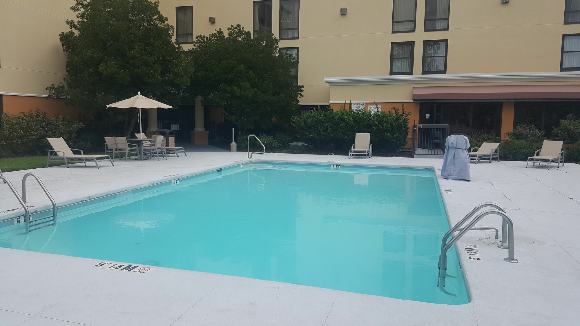 Holiday Inn Express & Suites Wilmington-University Center By Ihg Exterior photo