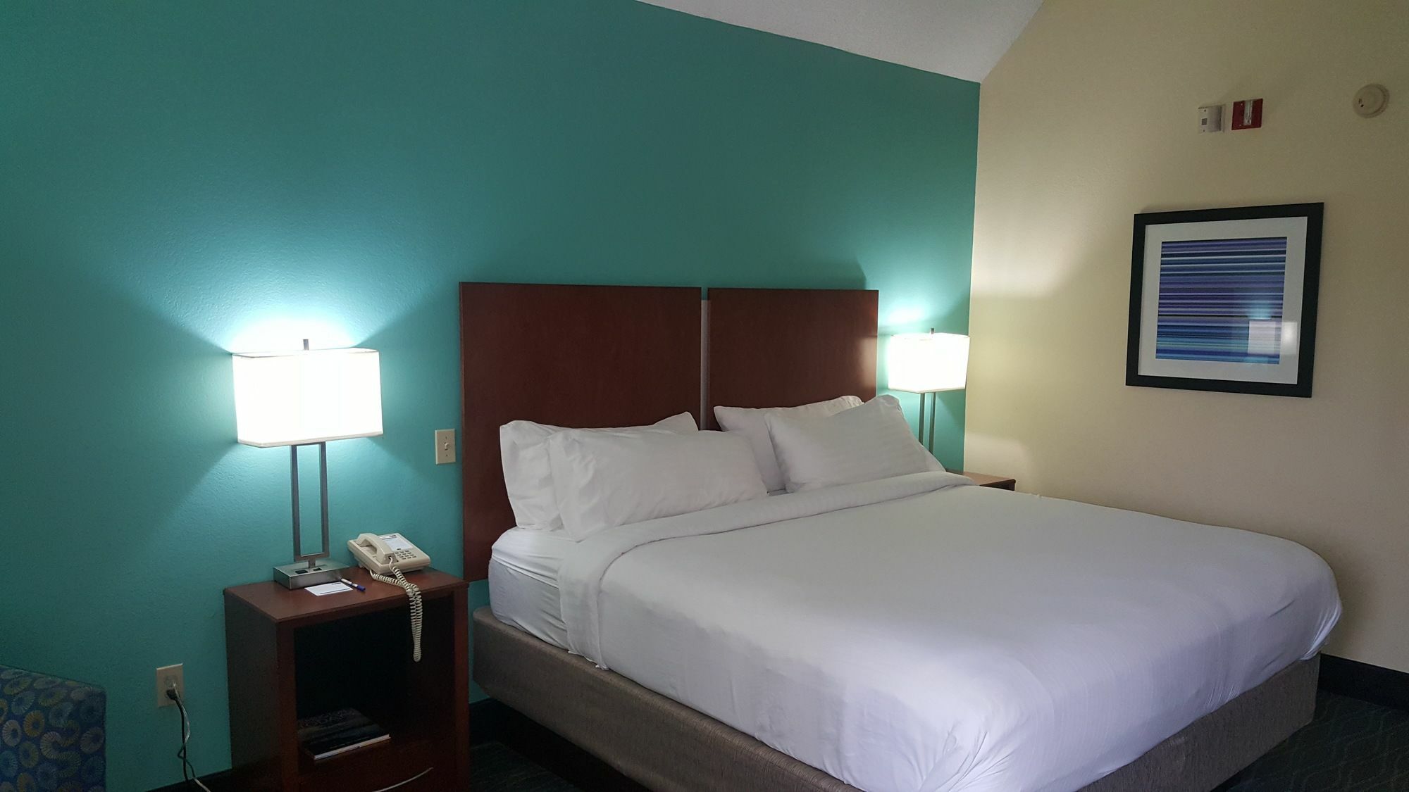 Holiday Inn Express & Suites Wilmington-University Center By Ihg Exterior photo