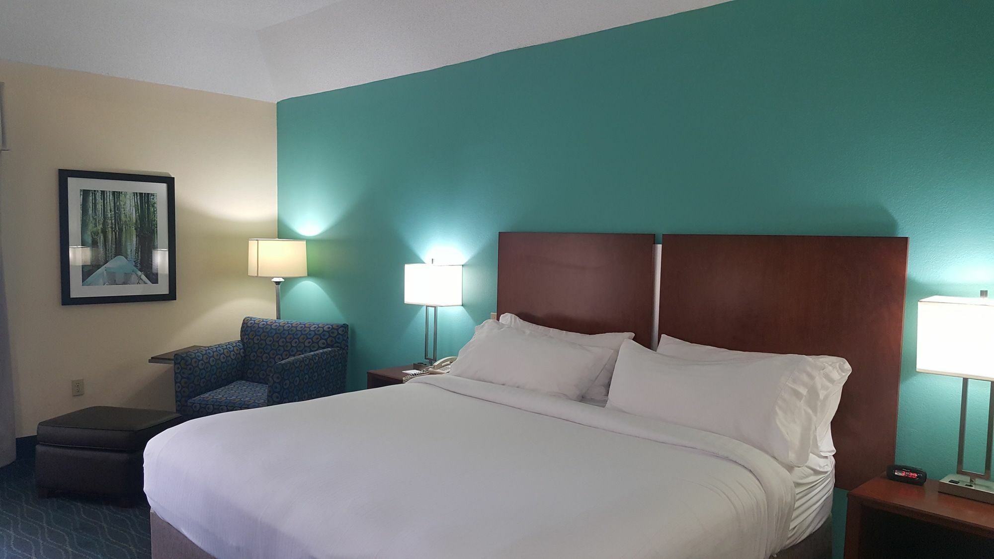 Holiday Inn Express & Suites Wilmington-University Center By Ihg Exterior photo