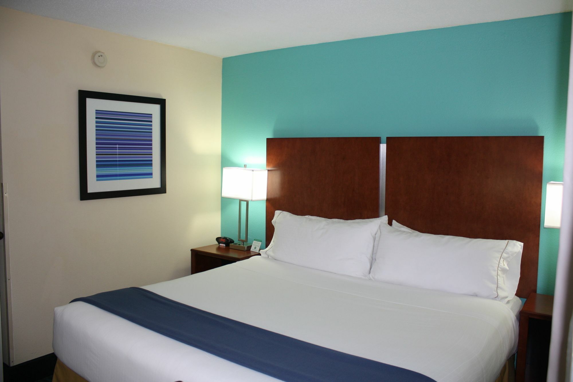 Holiday Inn Express & Suites Wilmington-University Center By Ihg Exterior photo
