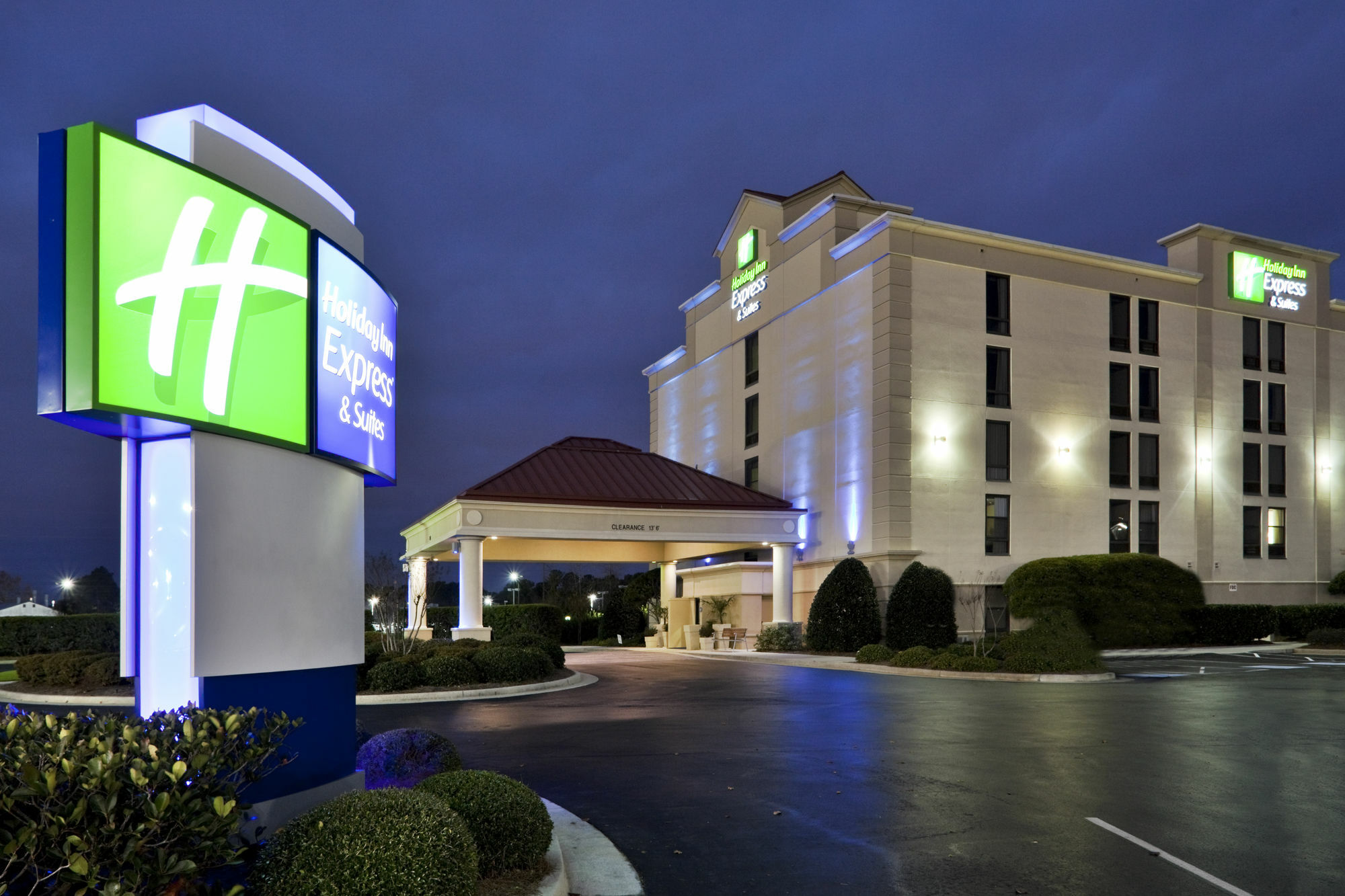 Holiday Inn Express & Suites Wilmington-University Center By Ihg Exterior photo